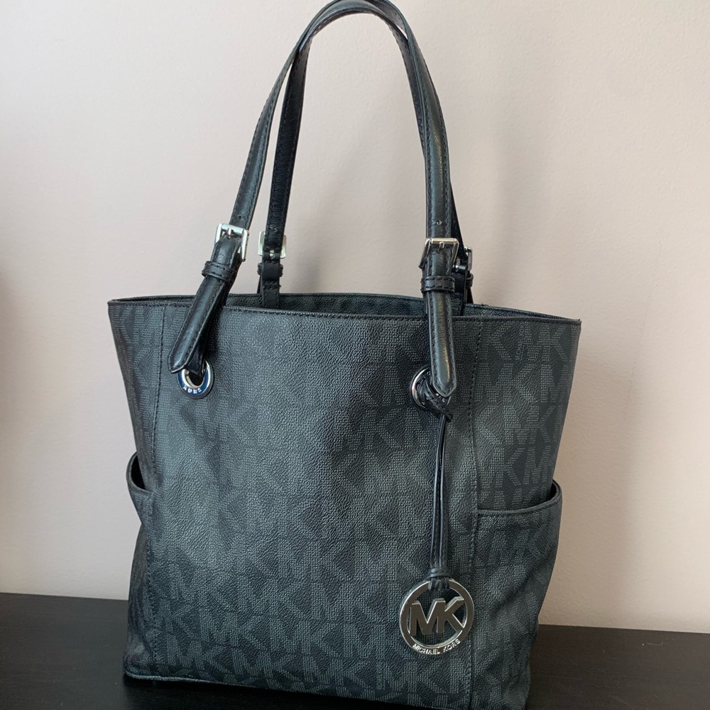 COPY - Michael Kors medium tote bag black inside …